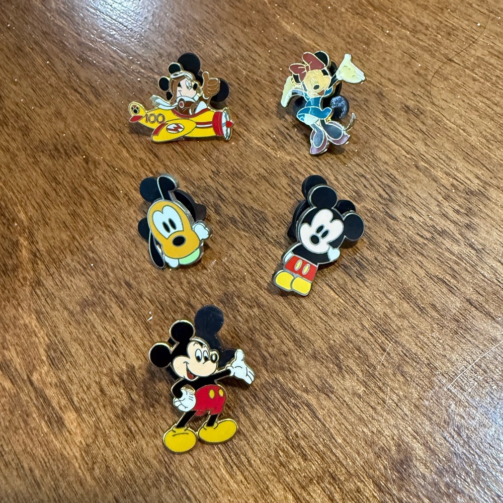Mickey Disney Pins